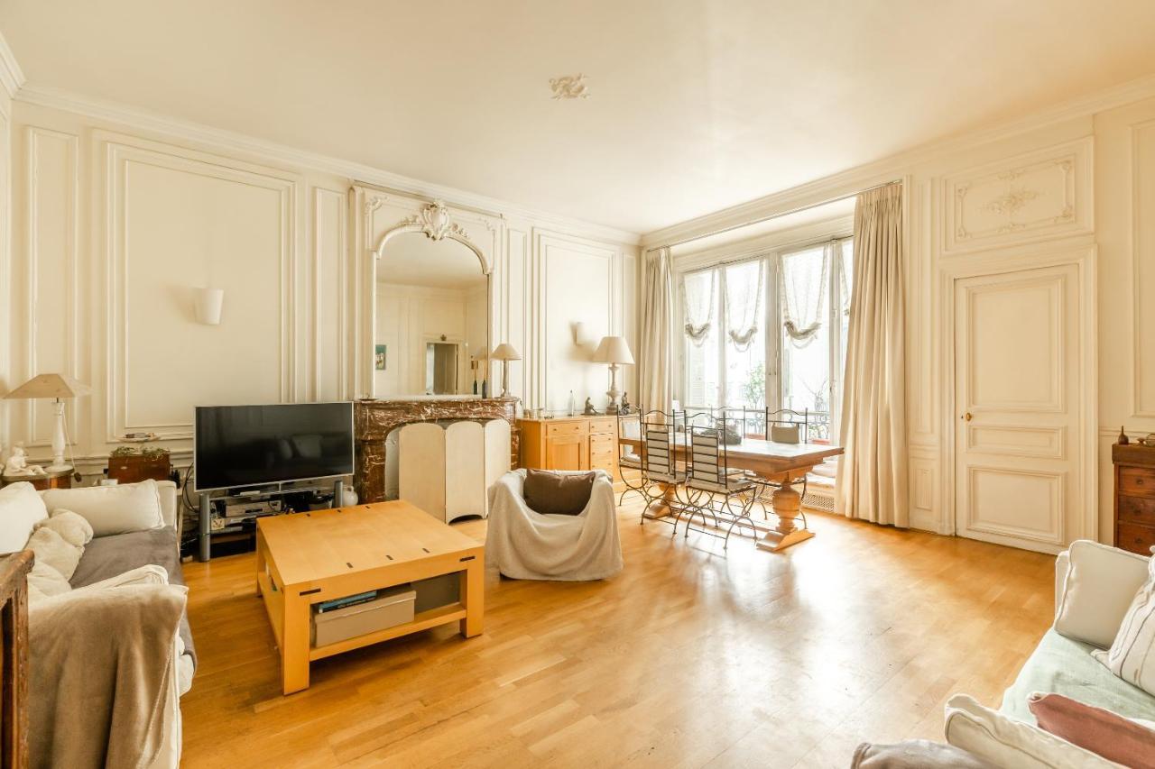 Veeve - Parisian Charm By Pereire * Paris